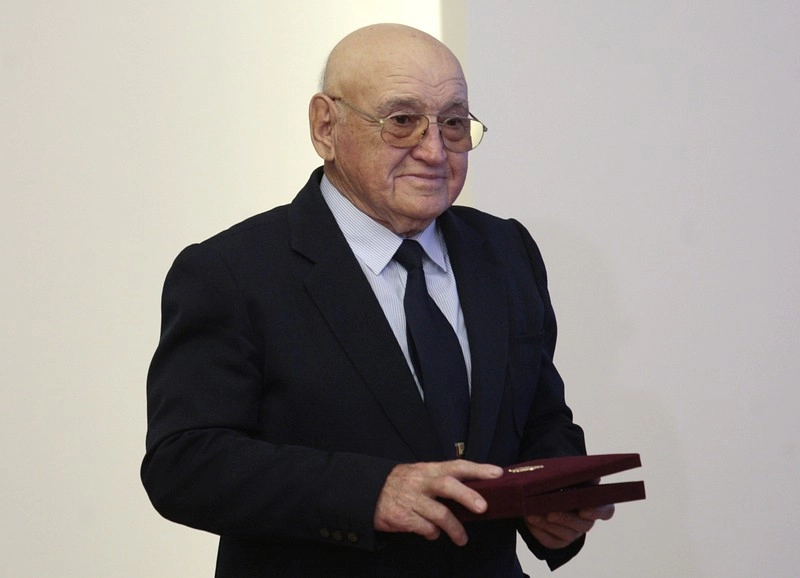 Honoured by Rosen Plevneliev for his services to sport
